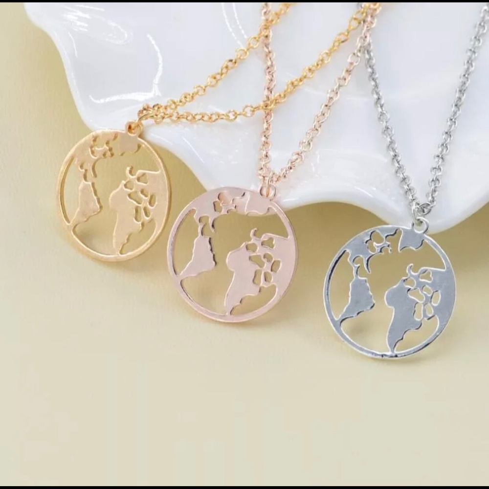 World Map Necklace ( last one ) - Picture 1 of 2